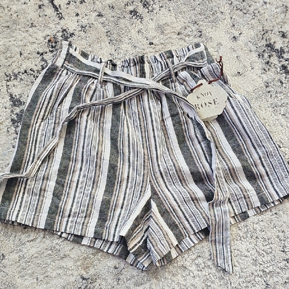 Nwt Knox Rose Paper Bag Shorts Size M